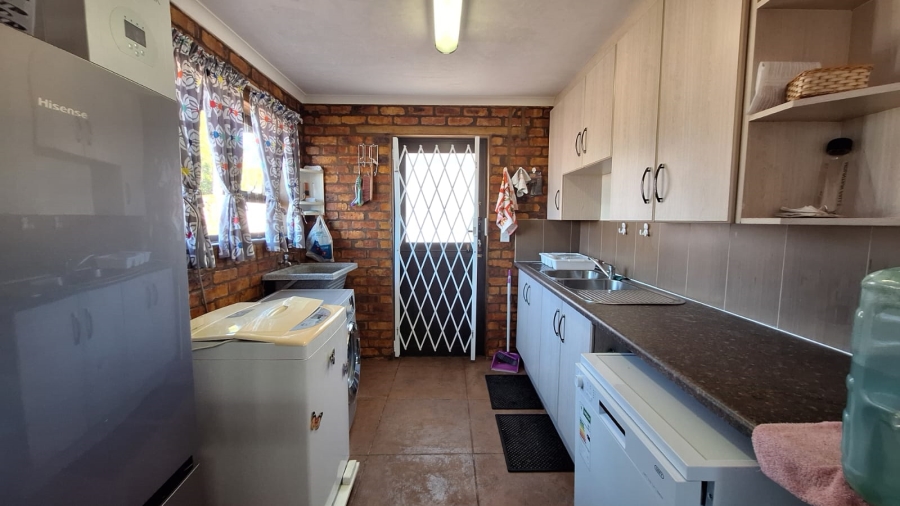 3 Bedroom Property for Sale in Stilbaai Wes Western Cape